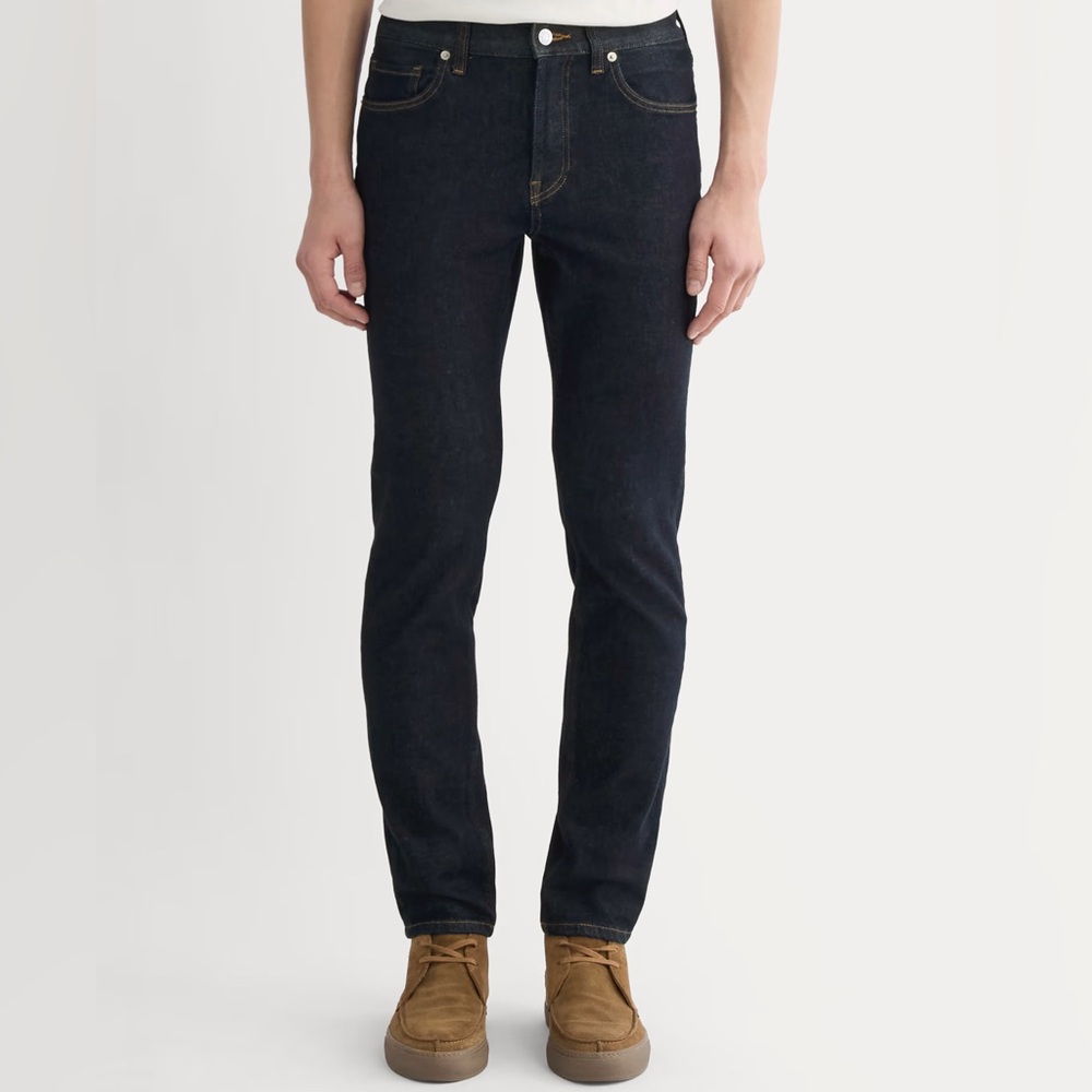 Everlane - Men’s The Slim Performance Denim Jeans in Dark Indigo - Picture 4 of 8